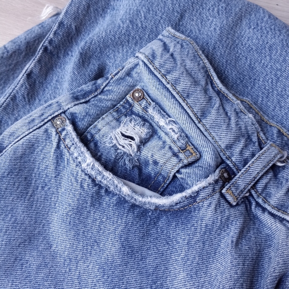 We The Free 28 High Rise Distressed Relaxed Fit Jeans, Sz 30 - Picture 4 of 16